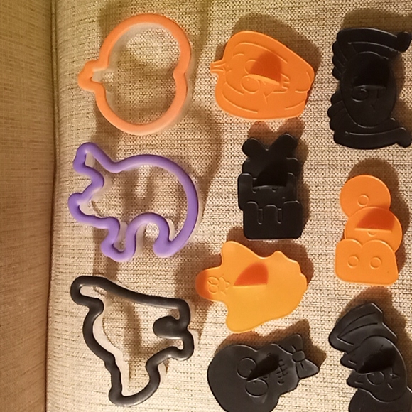 Halloween Cookie Cutters Set of 13 - Picture 2 of 5